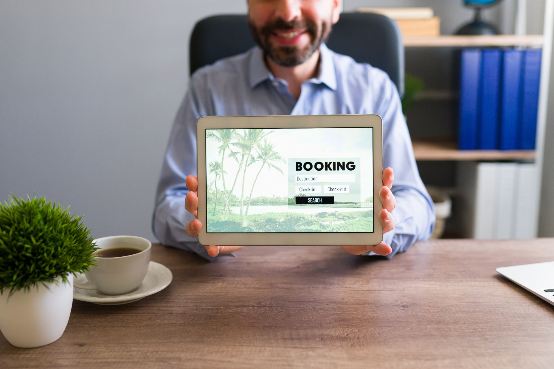 Booking Windows, Deposits, and Embarkation Pressure
