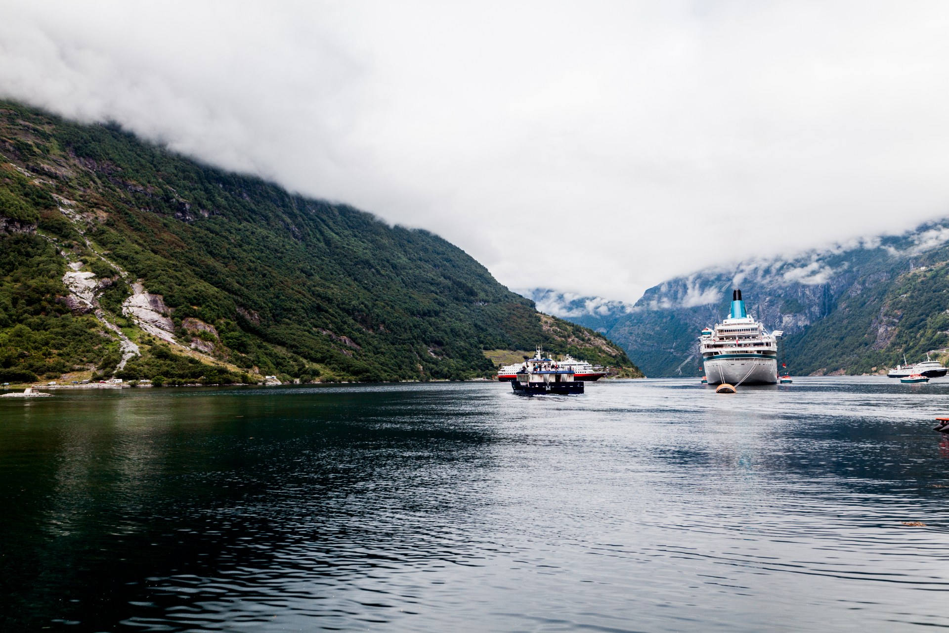 Photography and Viewing Spots on the Ship