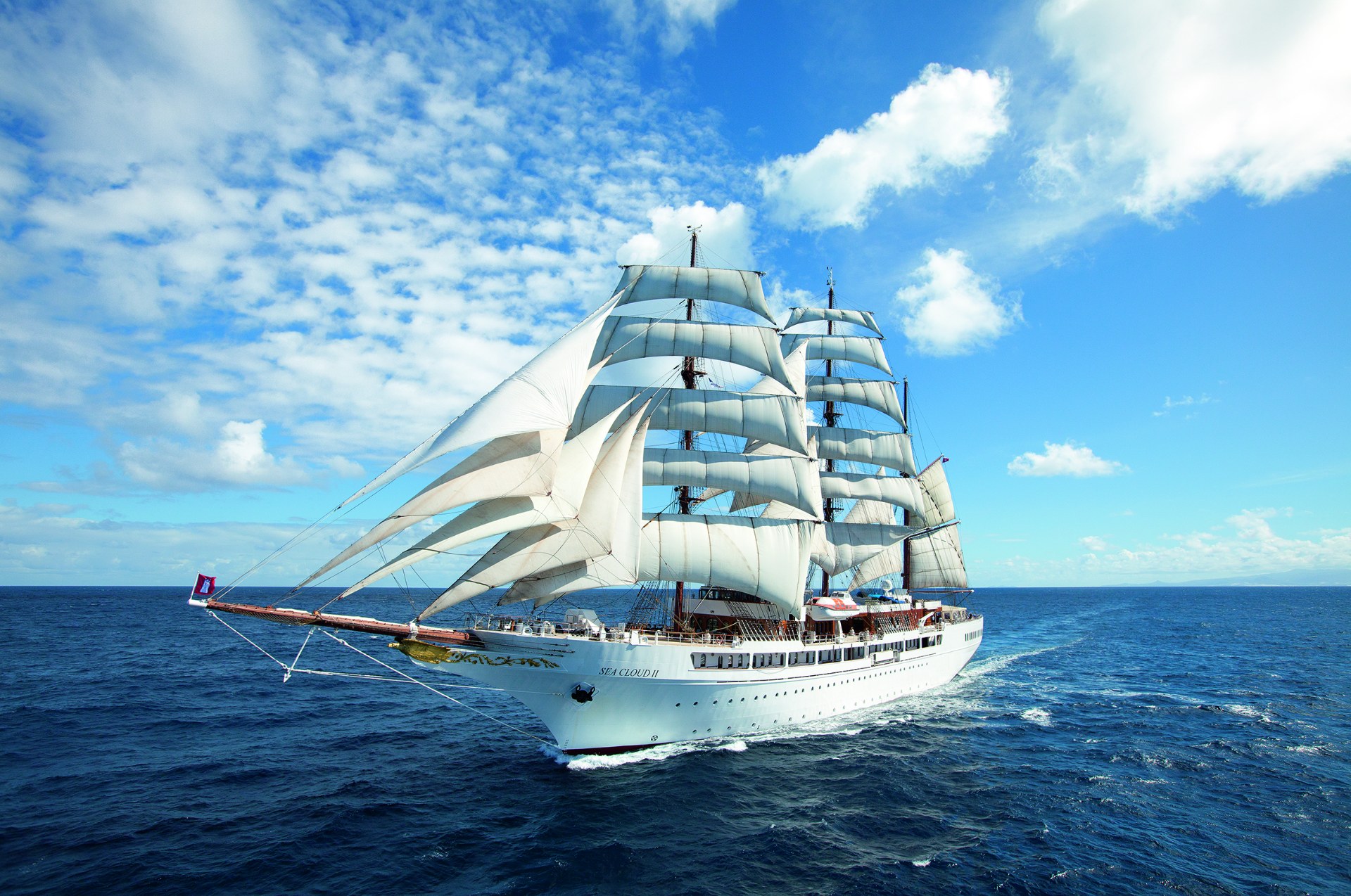 Small Ship Cruises: Why Intimate Voyages Are Rising